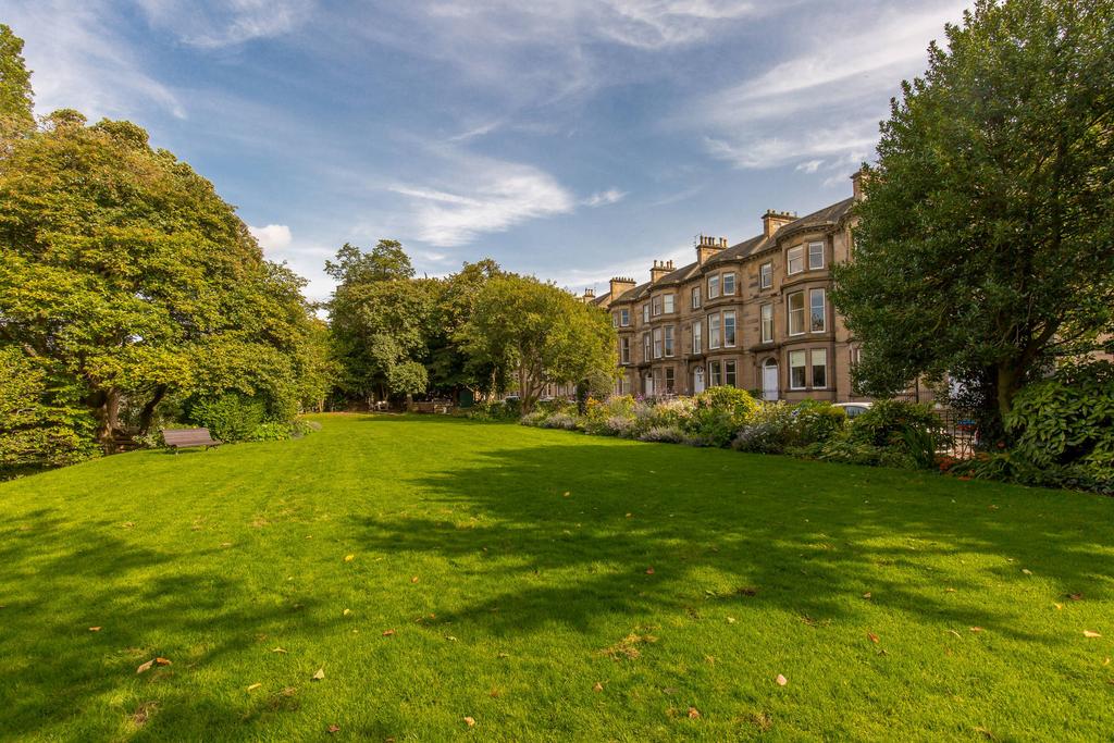 Access to Douglas Crescent Gardens
