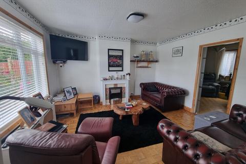 96 Woodcote Avenue, London, NW7 2PB