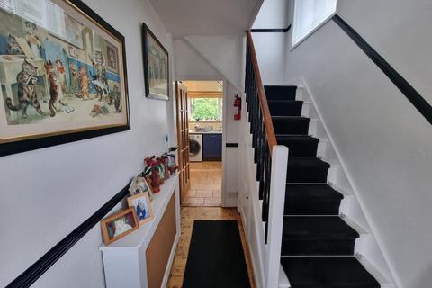 96 Woodcote Avenue, London, NW7 2PB