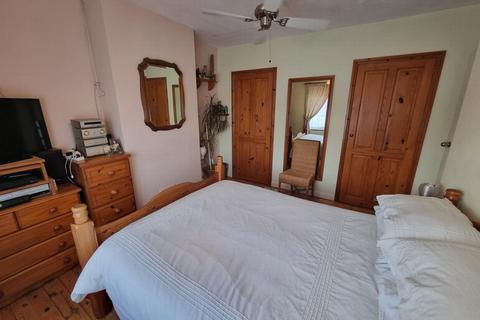 96 Woodcote Avenue, London, NW7 2PB