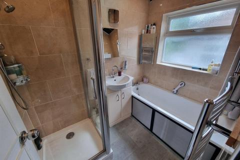 96 Woodcote Avenue, London, NW7 2PB