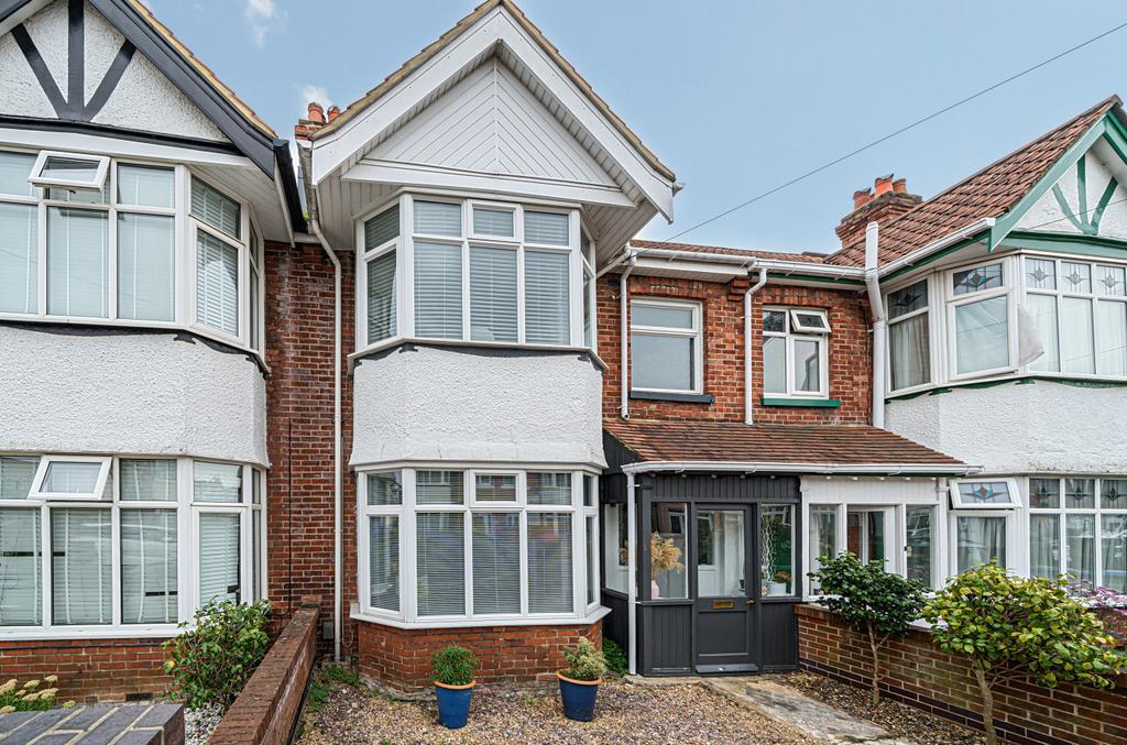 Torquay Avenue, Shirley, Southampton, Hampshire, SO15 3 bed terraced
