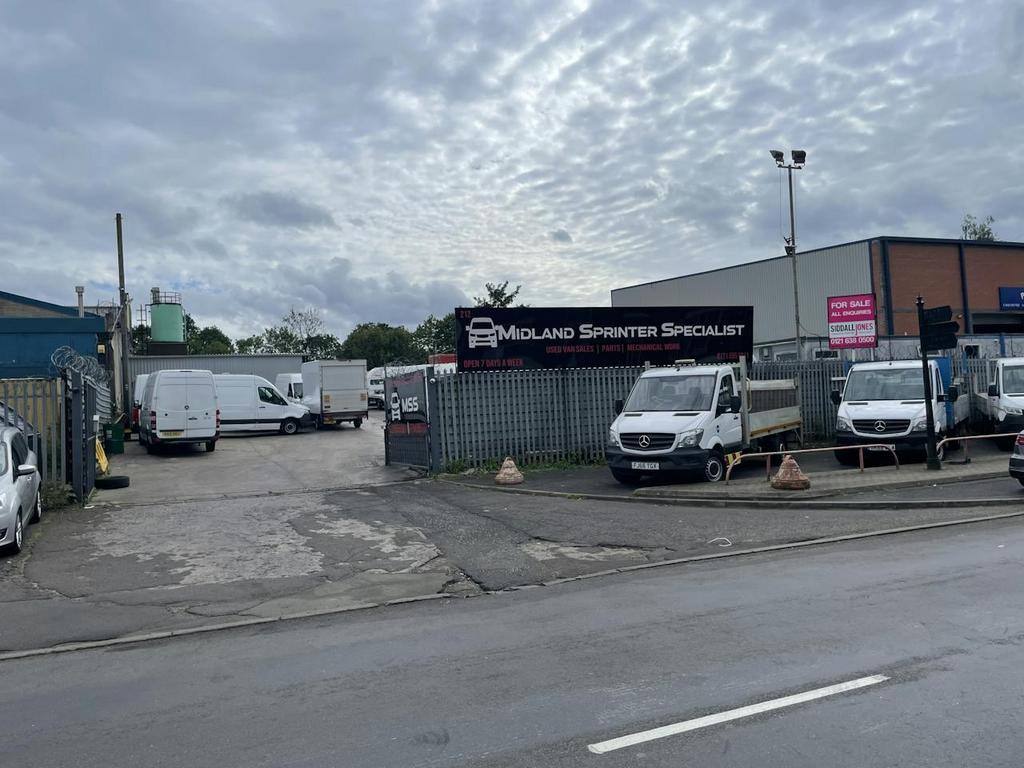 212 Rolfe Street, Smethwick... Industrial unit £1,250,000