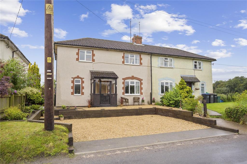 Alton Road, Wilcot, Pewsey, Wiltshire, SN9 3 bed semidetached house