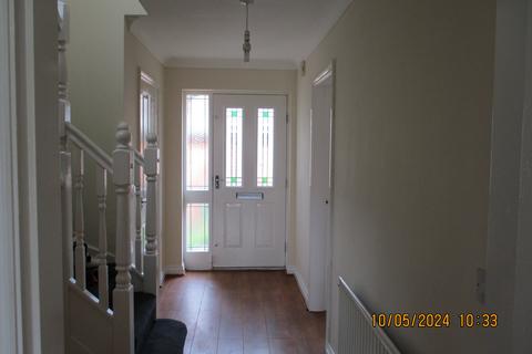 4 bedroom detached house to rent, Kirkwood Close, Aspull WN2