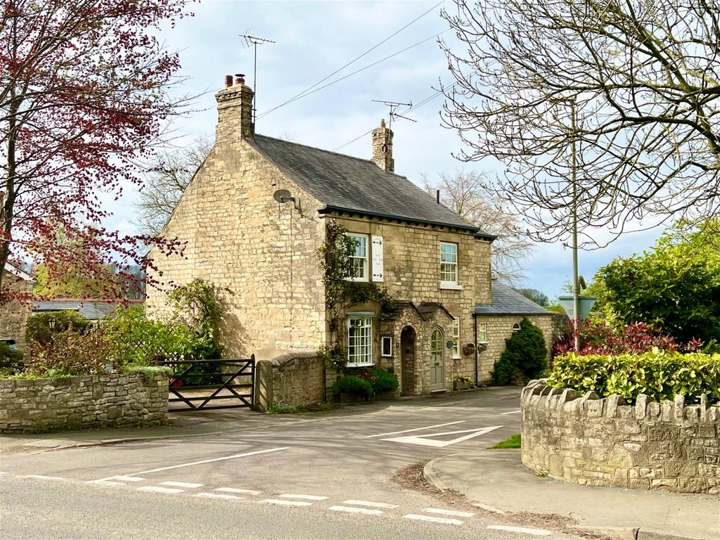 Boston Spa, Leys Lane, LS23 1 bed semidetached house for sale £279,950