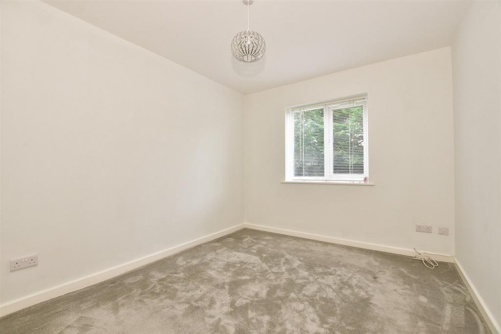 Park Road, Birchington, Kent 1 bed ground floor flat for sale £145,000