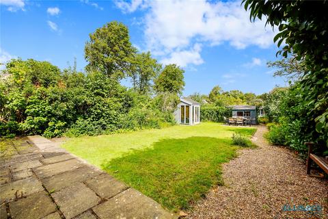 62 Woodside Park Road, London, N12 8RS