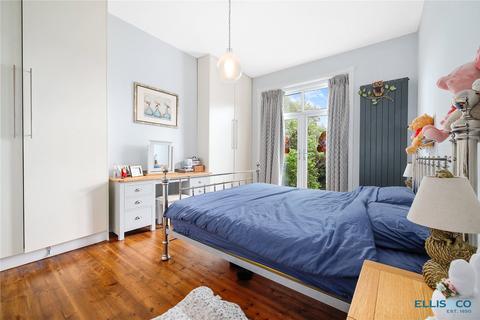 62 Woodside Park Road, London, N12 8RS