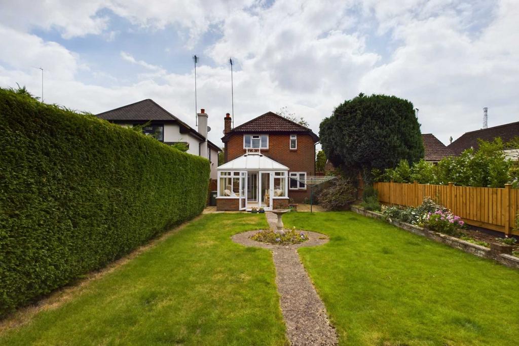 Redbourn Road, Hemel Hempstead 3 bed detached house £600,000