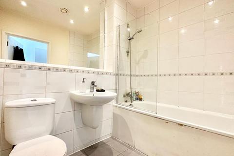 2 bedroom duplex for sale, Redbourn Court, Newham Way, London E6