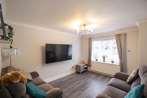 2 bedroom semi-detached house for sale - Penderell Close, Wolverhampton