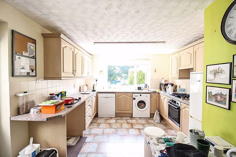 Dining kitchen