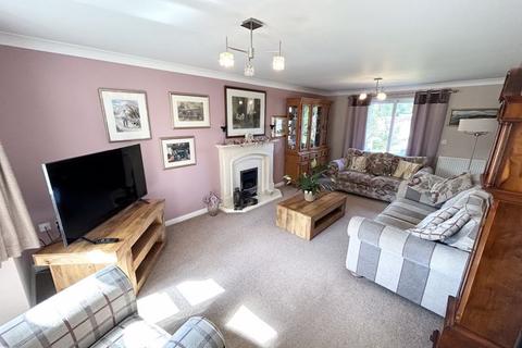 9 Cwrt Llewelyn, Conwy, LL32 8EF