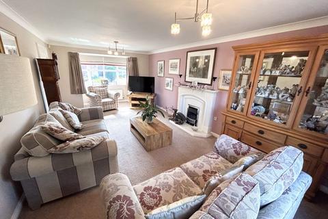 9 Cwrt Llewelyn, Conwy, LL32 8EF