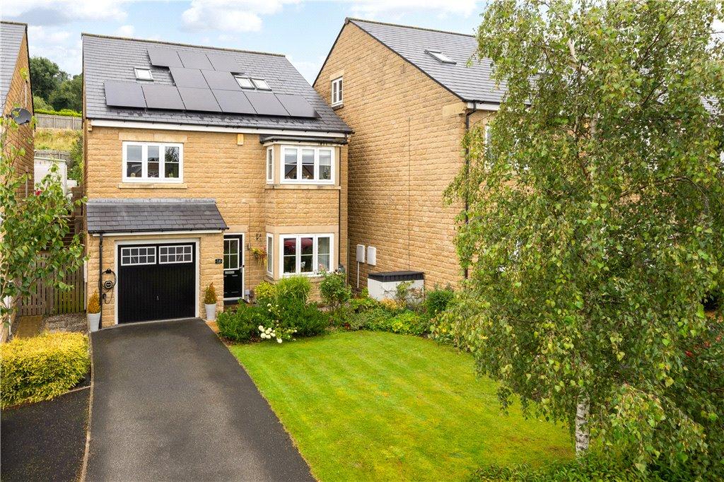 Leyfield, Baildon, West Yorkshire 4 bed detached house for sale £500,000