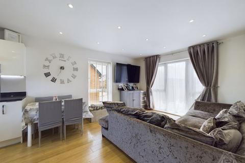 5 Falcon Way, South Ockendon, RM15 5FW