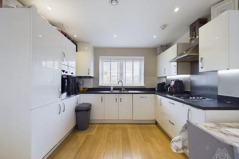 5 Falcon Way, South Ockendon, RM15 5FW
