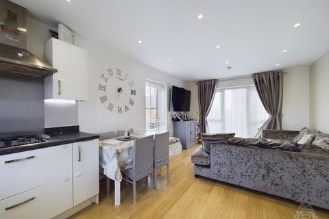 5 Falcon Way, South Ockendon, RM15 5FW