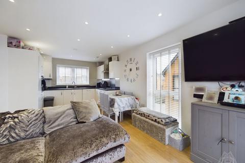 5 Falcon Way, South Ockendon, RM15 5FW