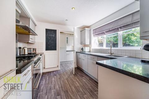 52 Bancroft Chase, Hornchurch, RM12 4DR