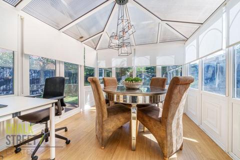 52 Bancroft Chase, Hornchurch, RM12 4DR