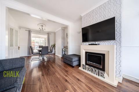 13 Conway Close, Rainham, RM13 7DS