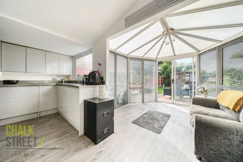 13 Conway Close, Rainham, RM13 7DS