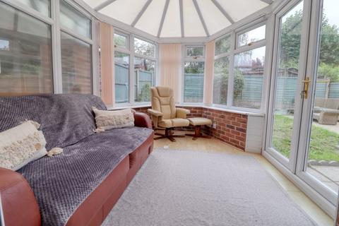 3 bedroom semi-detached house for sale, Willow Close, Gainsborough