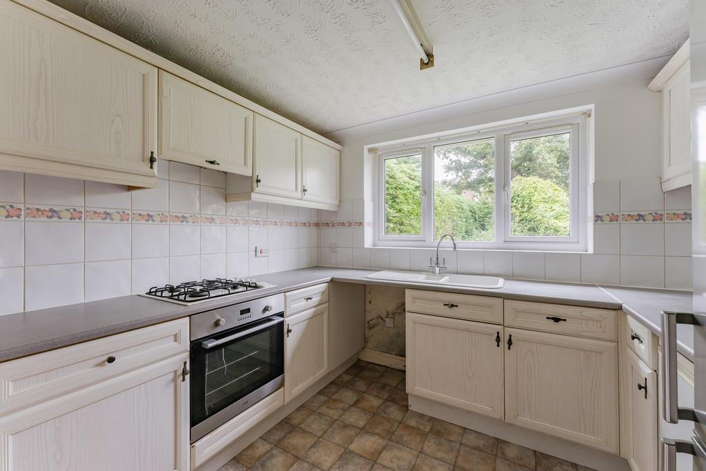 Churchfields, Hethersett 4 bed detached house £1,250 pcm (£288 pw)