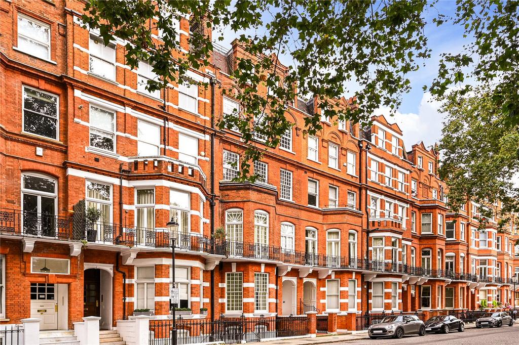 Egerton Gardens, London, SW3 1 bed apartment for sale £1,750,000