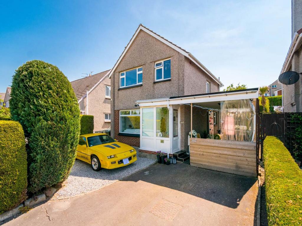 Thomson Crescent, Currie, Edinburgh 4 bed house £2,400 pcm (£554 pw)