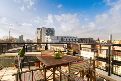 2 bedroom penthouse for sale, Locksons Close, E14