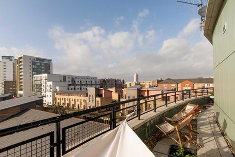 2 bedroom penthouse for sale, Locksons Close, E14