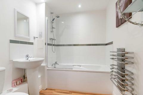 54 Locksons Close, London, E14 6BH