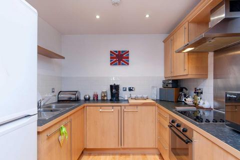 54 Locksons Close, London, E14 6BH