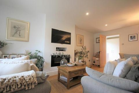 2 bedroom end of terrace house for sale, Seymour Court, Marlborough Gardens, Malvern, Worcestershire, WR14 1EW