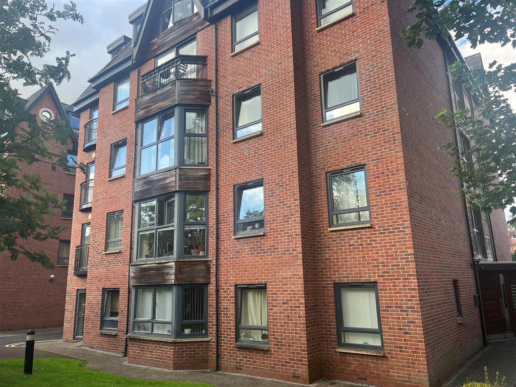 Whalley Range 2 bed flat £1,000 pcm (£231 pw)