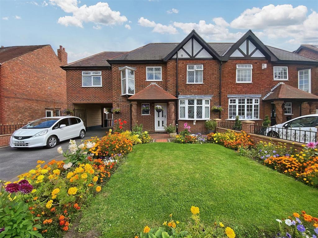 Heanor Road, Ilkeston 4 bed semidetached house £299,950