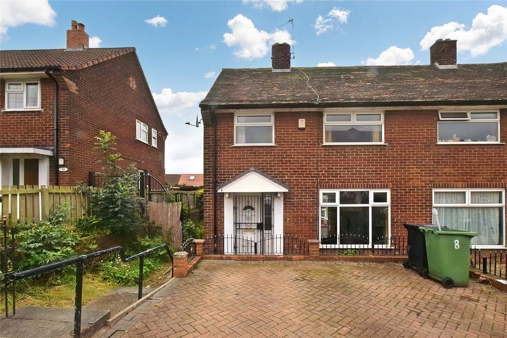 Blue Hill Lane, Leeds, West Yorkshire 3 bed semidetached house for