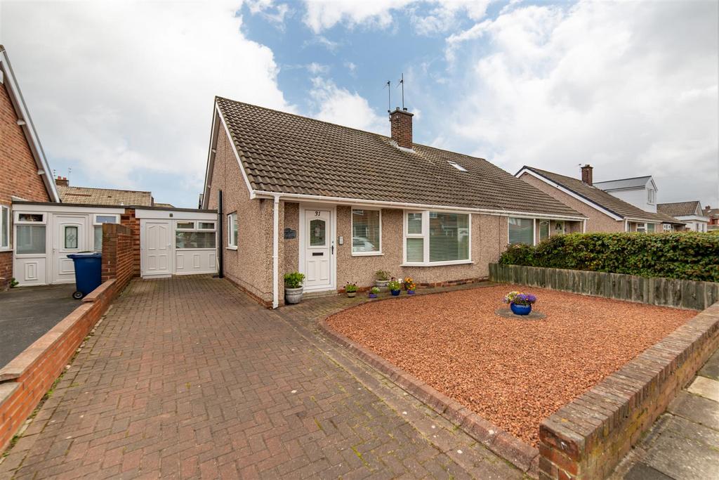 Rothbury Avenue, Regent Farm, Gosforth 2 bed semidetached bungalow £