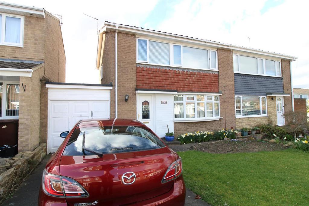 Gracefield Close, Chapel Park... 3 bed semidetached house for sale £