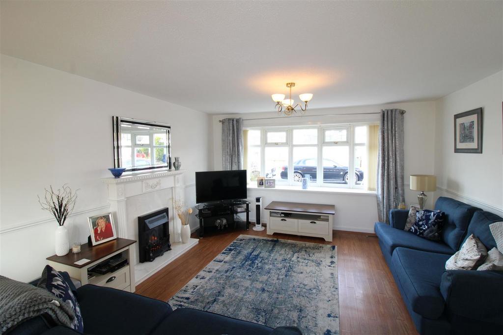 Gracefield Close, Chapel Park... 3 bed semidetached house for sale £