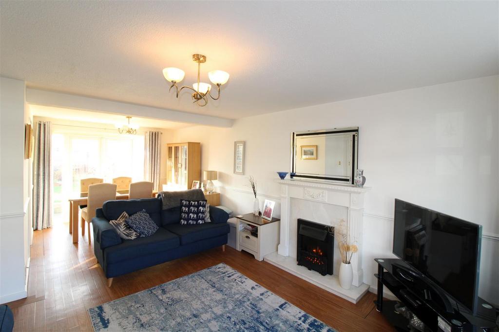 Gracefield Close, Chapel Park... 3 bed semidetached house for sale £