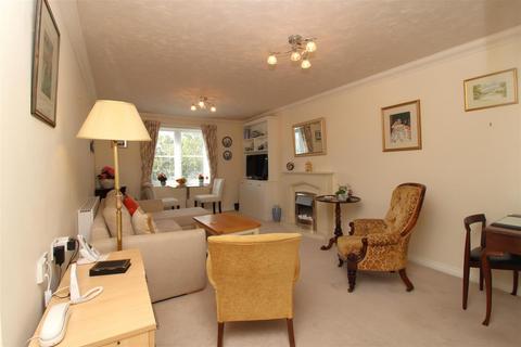 2 bedroom flat for sale, Lonsdale Road, Formby