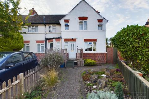 4 Hawthorn Crescent, South Croydon, CR2 8PD