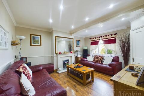 4 Hawthorn Crescent, South Croydon, CR2 8PD