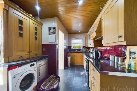 4 Hawthorn Crescent, South Croydon, CR2 8PD