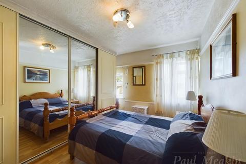 4 Hawthorn Crescent, South Croydon, CR2 8PD