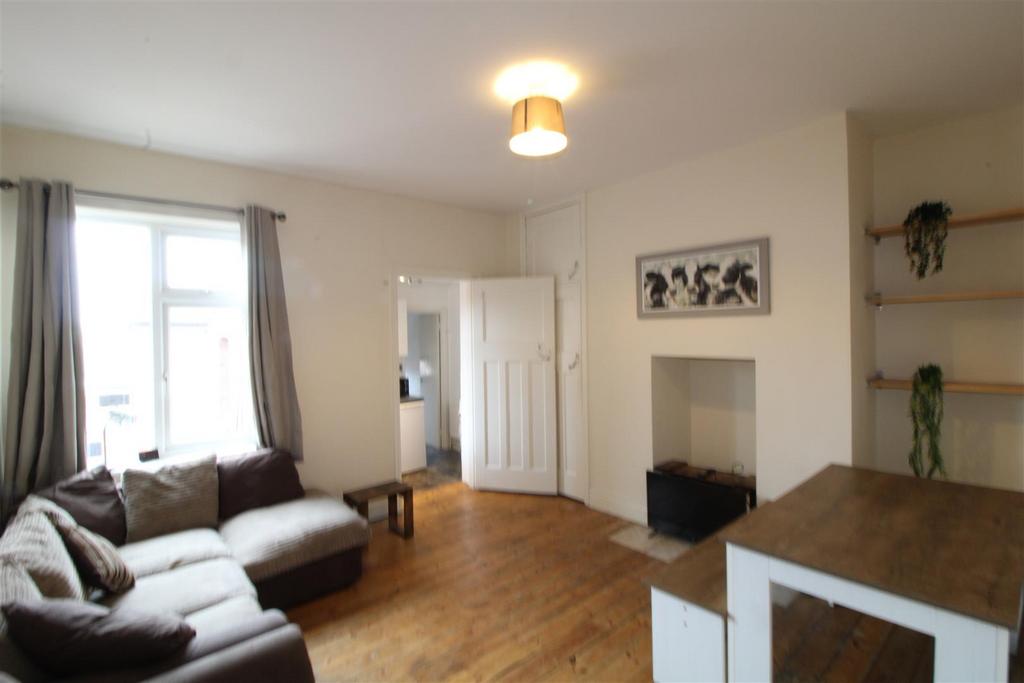 Terrace, Heaton, Newcastle Upon Tyne 3 bed apartment for sale